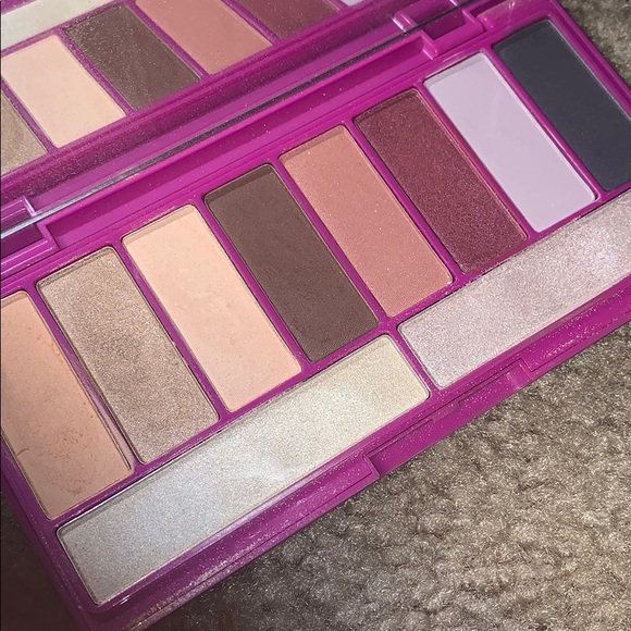 LORAC Alter Ego Eyeshadow Palette. - Picture 6 of 7